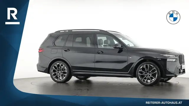 BMW X7 view 7
