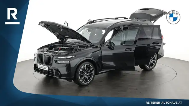 BMW X7 view 9