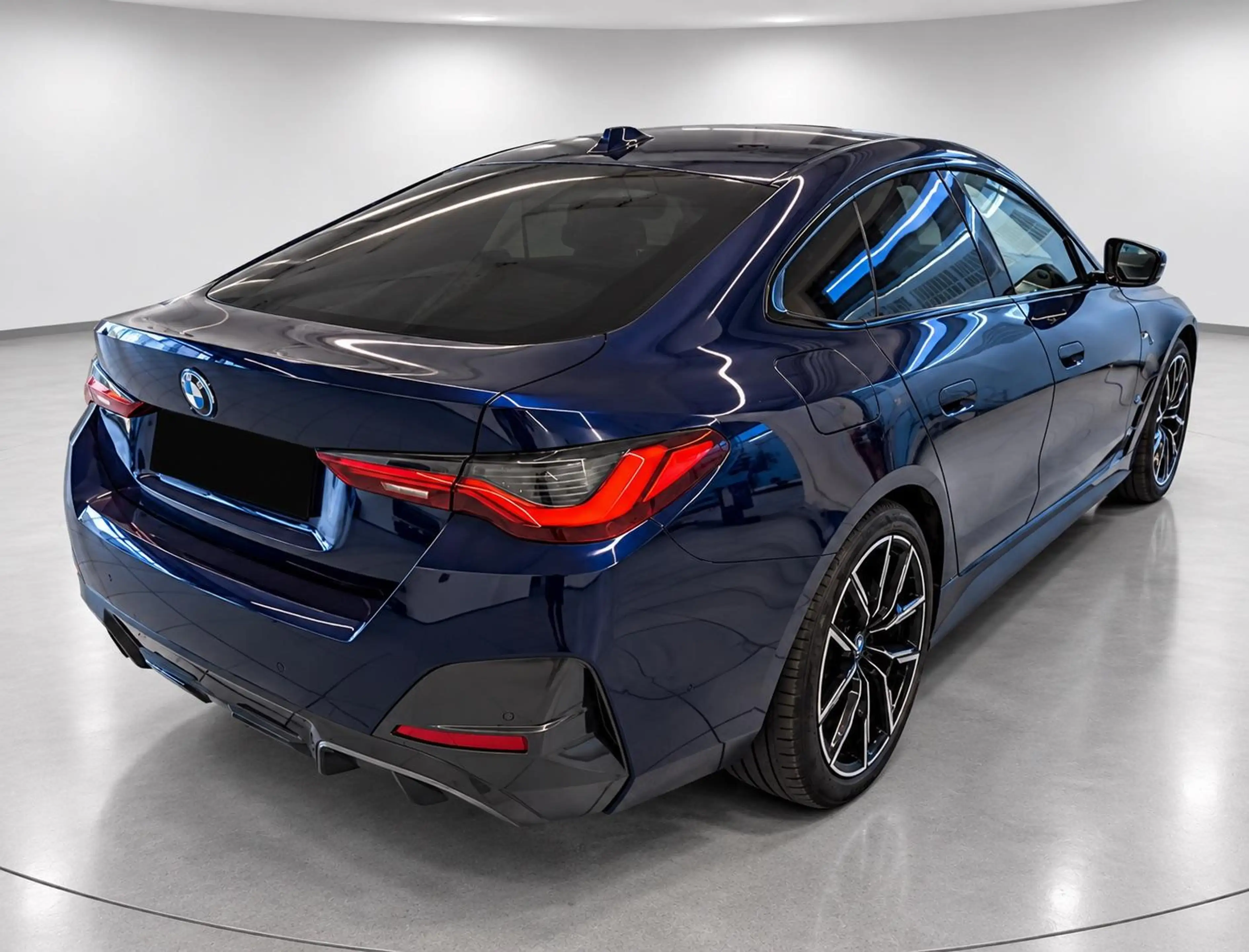 BMW i4 eDrive40 Gran Coupe M Sport 360°KAM*AHK*LASER — photo 2