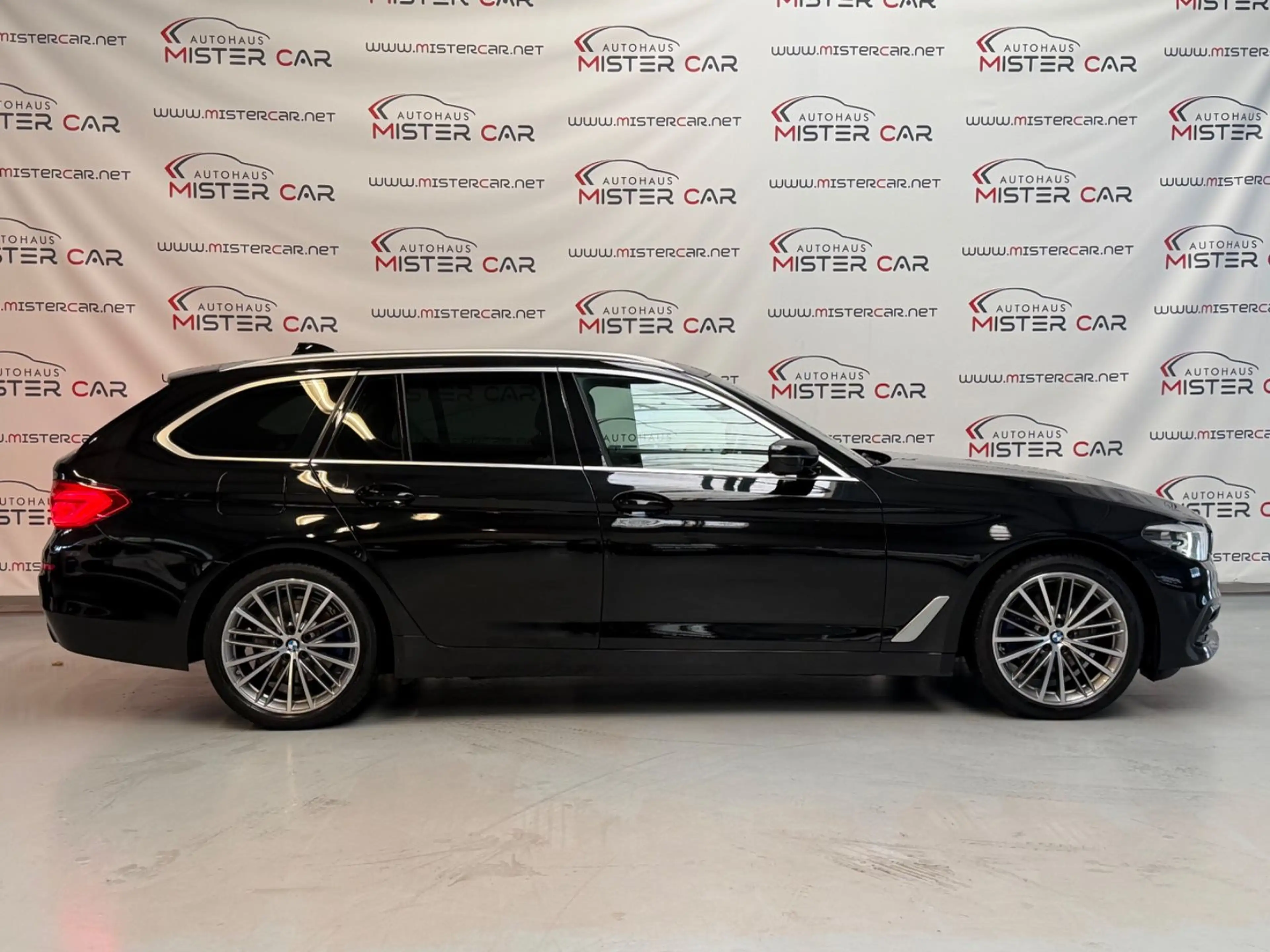 BMW 520 d Sport Line PANO/LEDER/NAVI/LED/PDC/SHZ/19 — photo 5