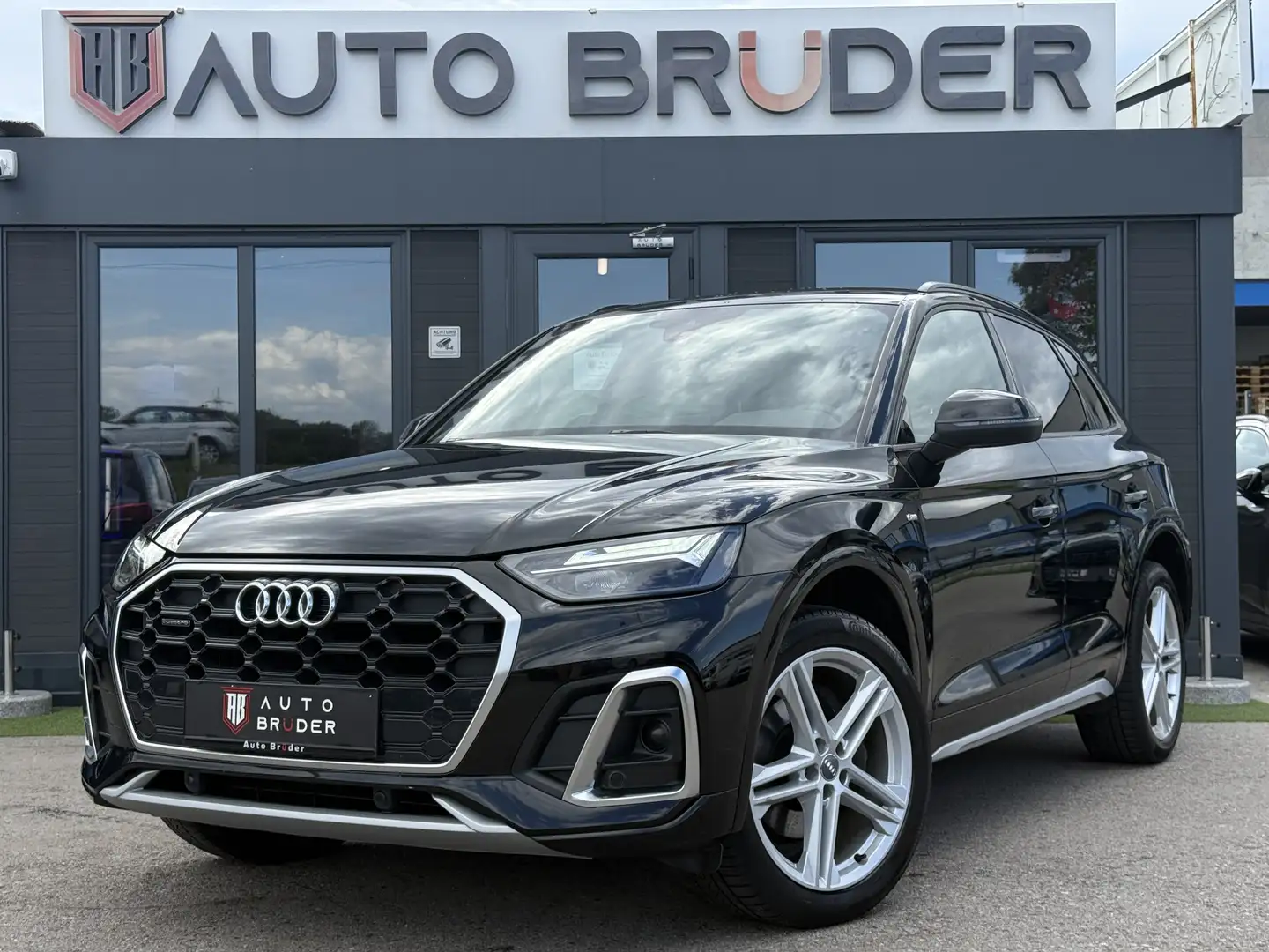 Audi Q5 40 TDI quattro S line Schwarz - 2