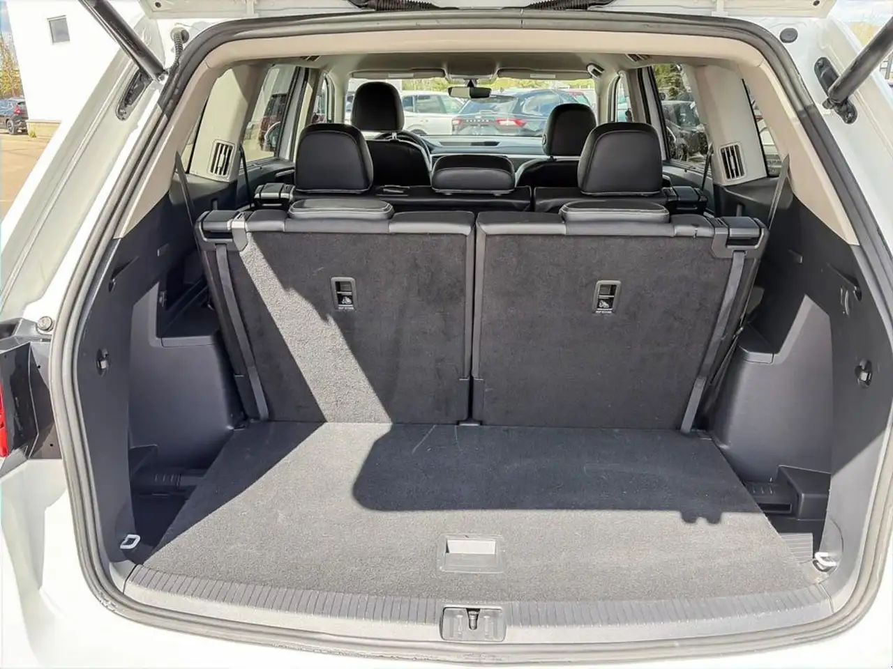 Volkswagen Atlas снимка Volkswagen Atlas