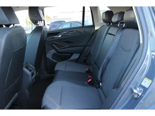 Volkswagen Tiguan view 13