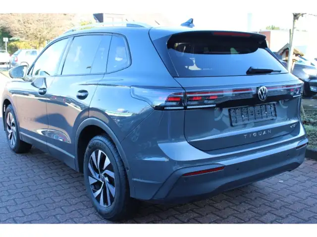 Volkswagen Tiguan view 7