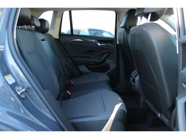 Volkswagen Tiguan view 14
