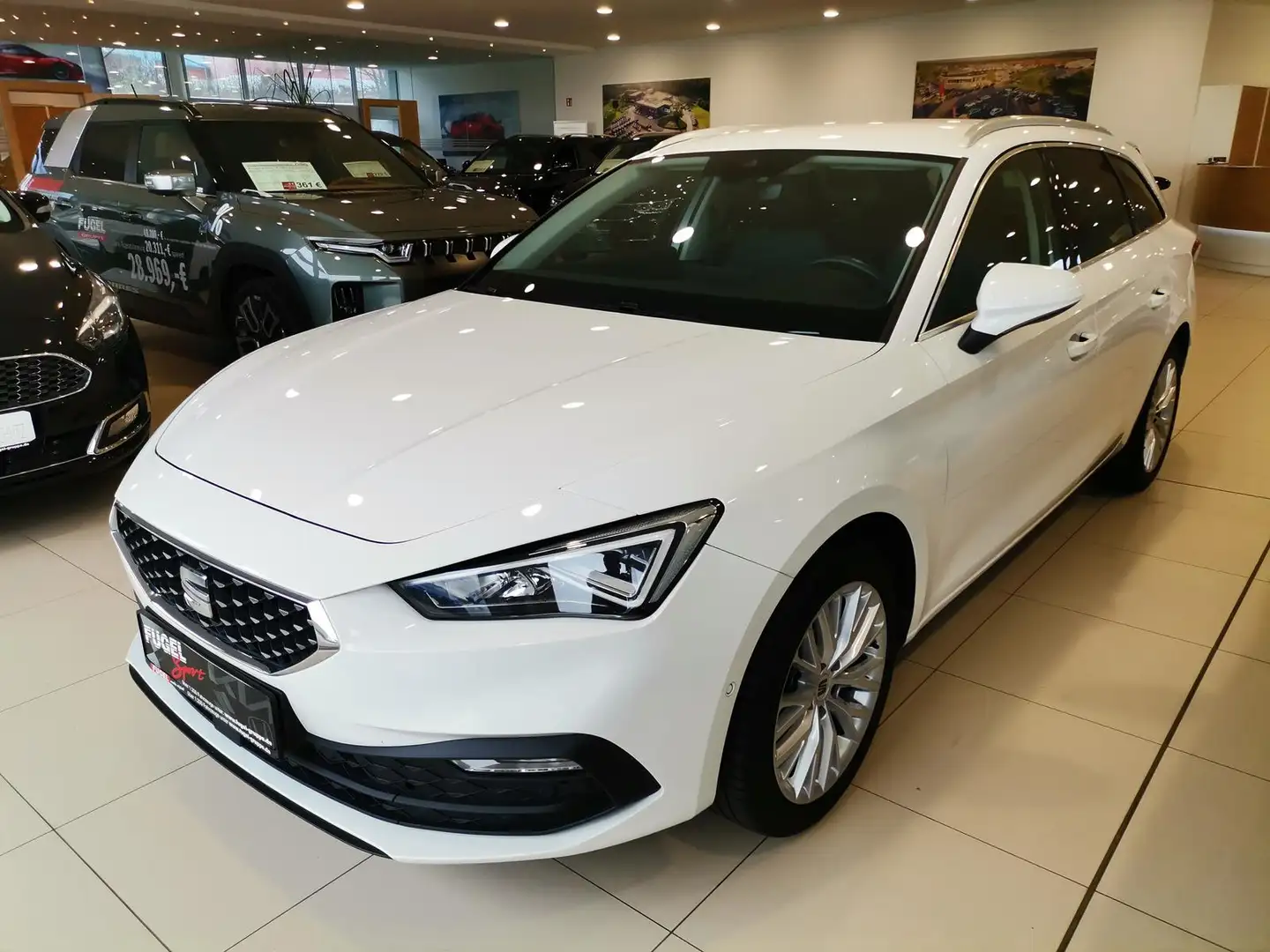 SEAT Leon ST 2.0 TDI DSG Xcellence 4Drive ACC|Winter|LED|Nav Weiß - 2