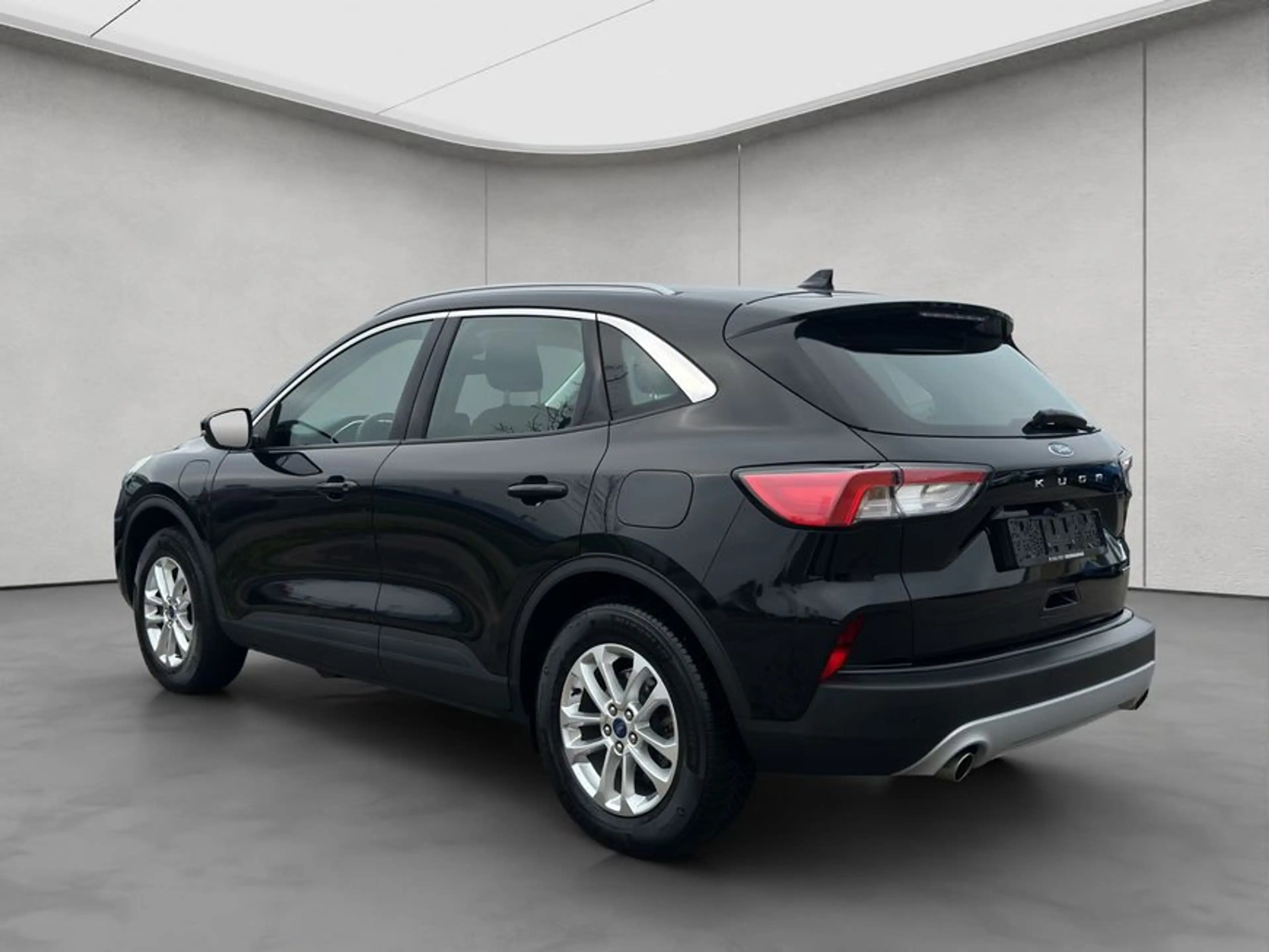 Ford Kuga 2.5 Duratec PHEV TITANIUM — photo 3