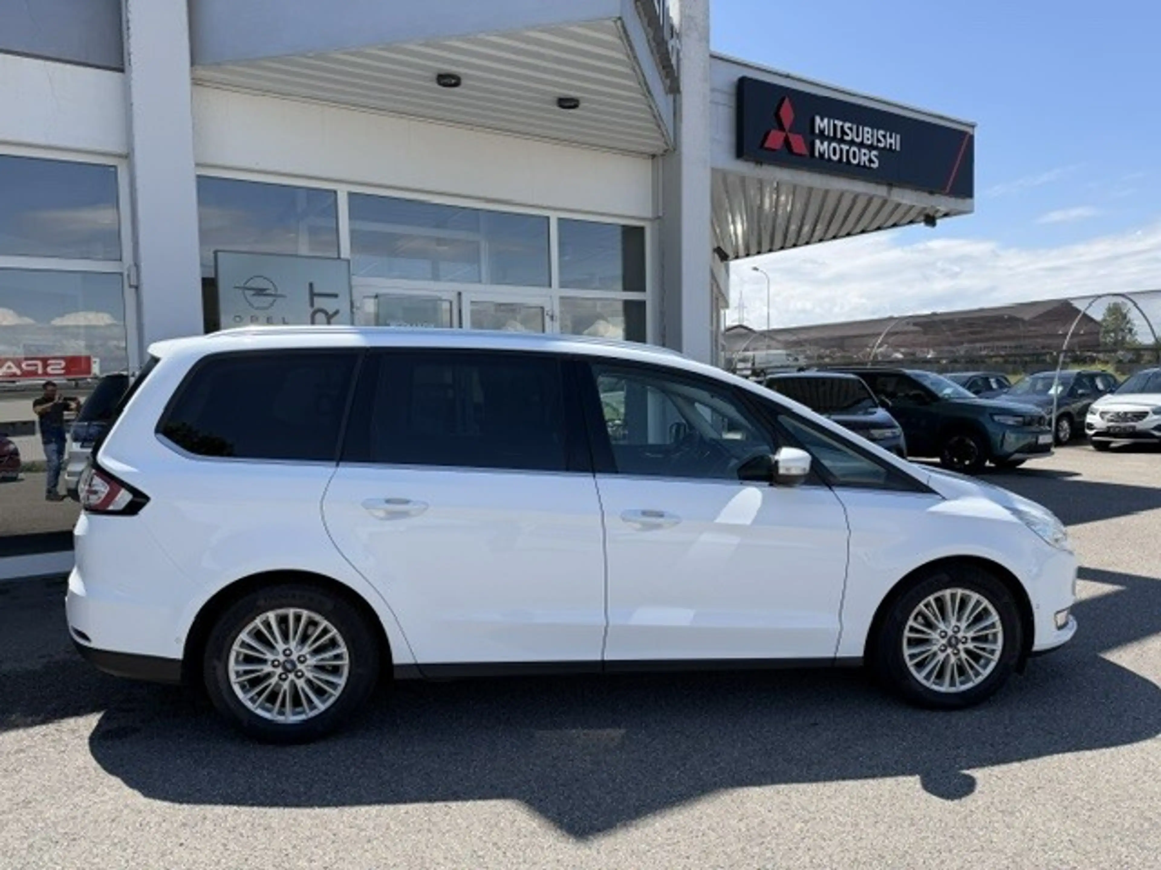 Ford Galaxy 2,0 TDCi Titanium Start/Stop Powershift — photo 4