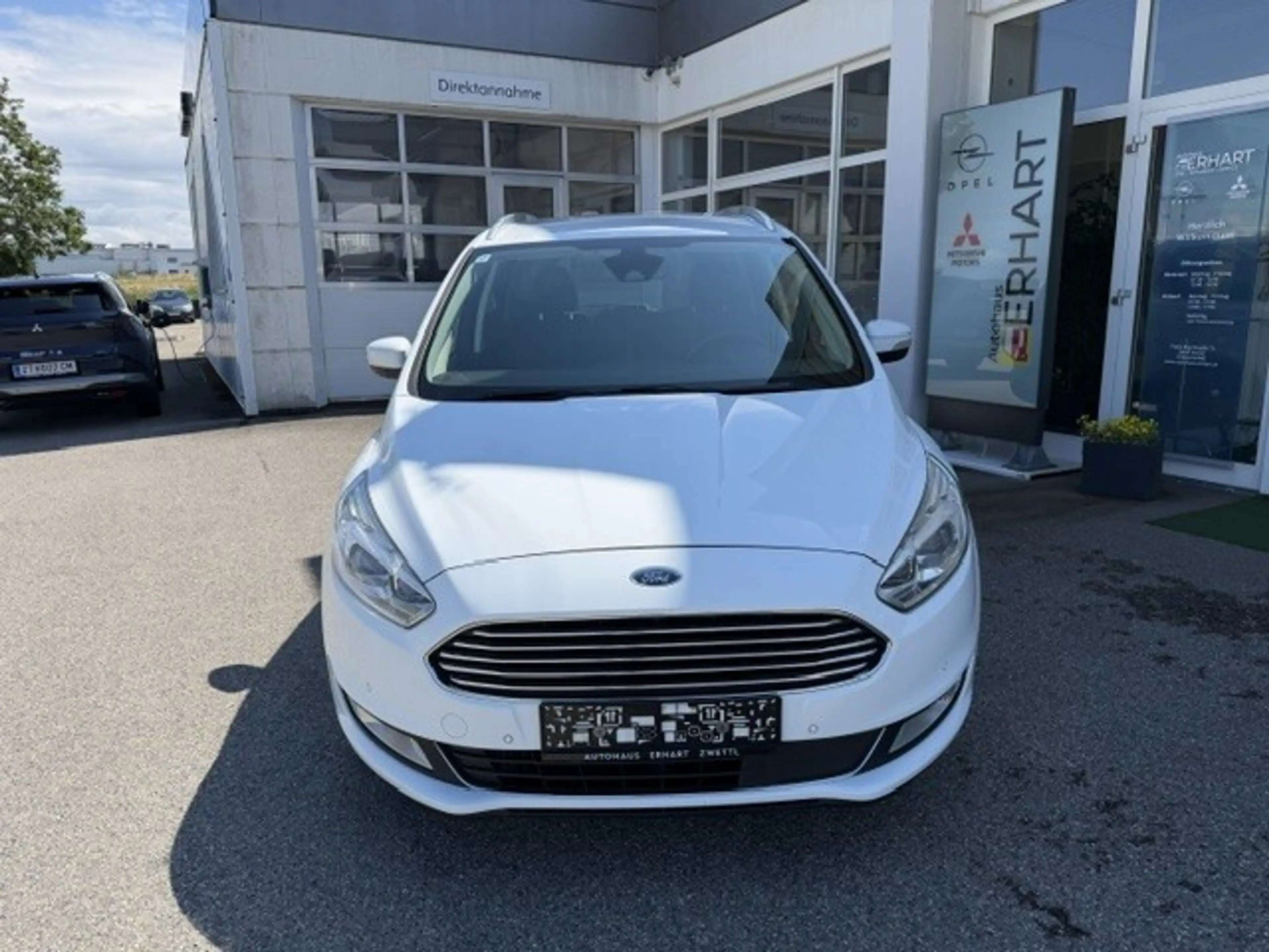 Ford Galaxy 2,0 TDCi Titanium Start/Stop Powershift — photo 3