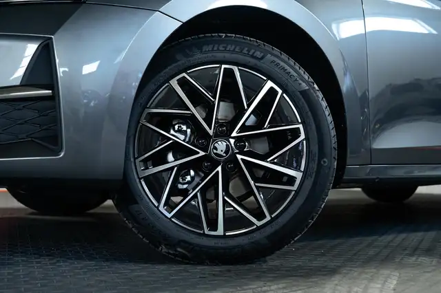 Skoda Octavia view 2