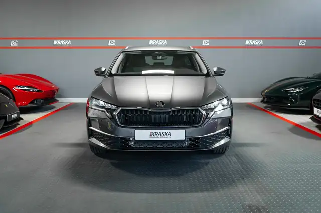 Skoda Octavia view 3