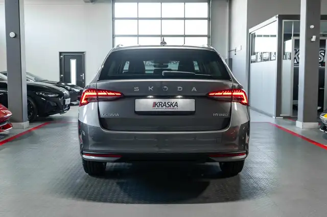 Skoda Octavia view 10