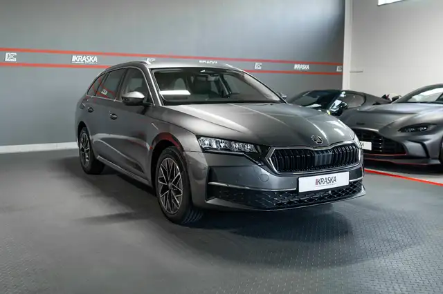 Skoda Octavia view 6