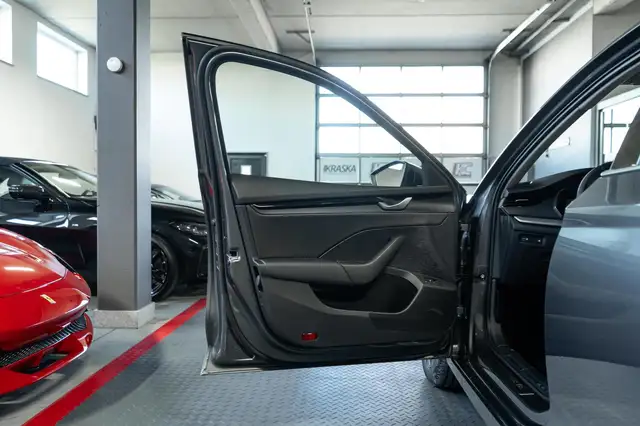 Skoda Octavia view 13