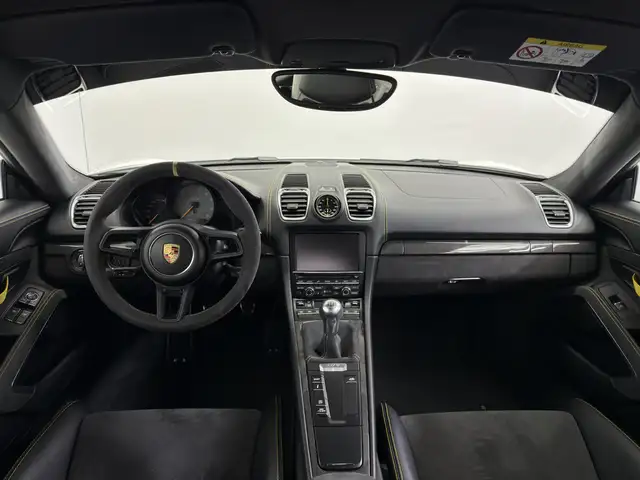 Porsche Cayman view 11