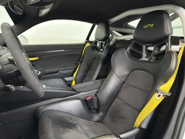 Porsche Cayman view 8