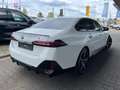 BMW i5 M60 M Sport Pro Sommer20'' ICONIC AHK B&&W Autobah Weiß - thumbnail 4
