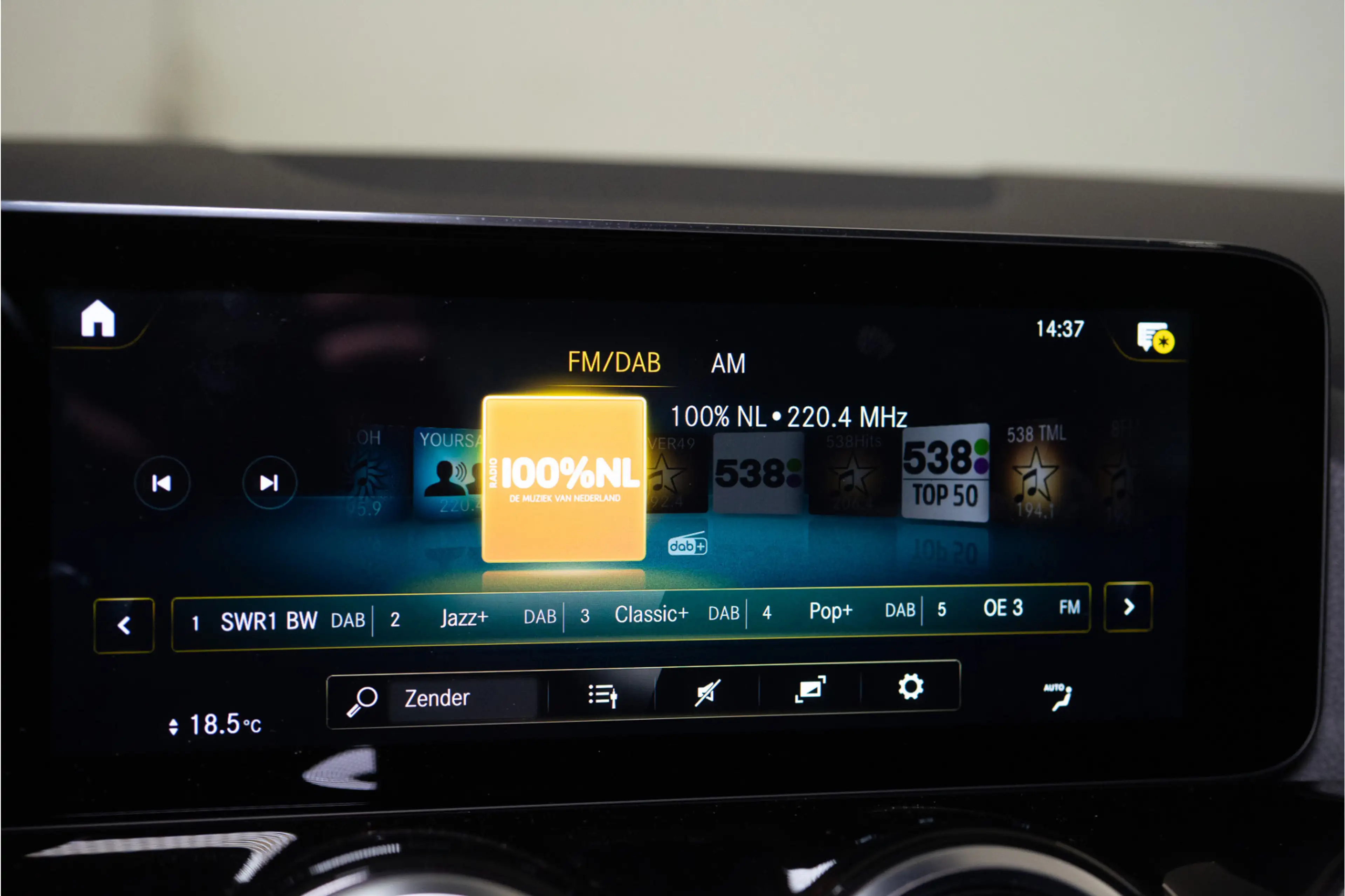 Mercedes-Benz GLA 250 e AMG 218PK | Pano | Keyless | Dodehoek | ACC | Ca — photo 35