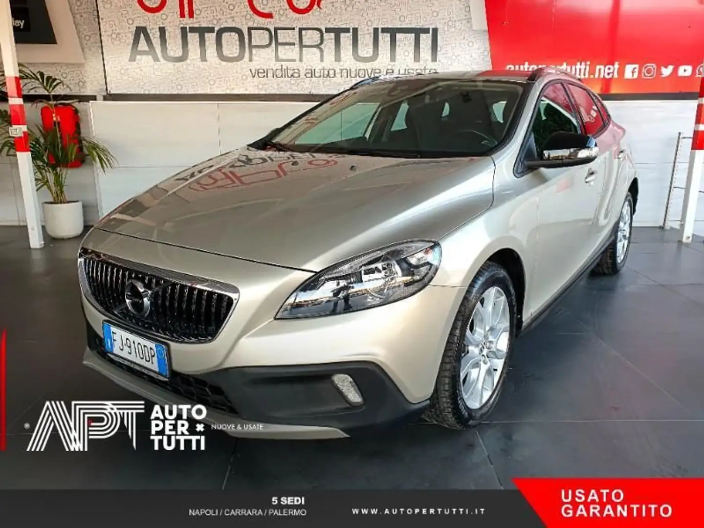Volvo V40 Cross Country 2.0 d2 Kinetic geartronic my17 - 1