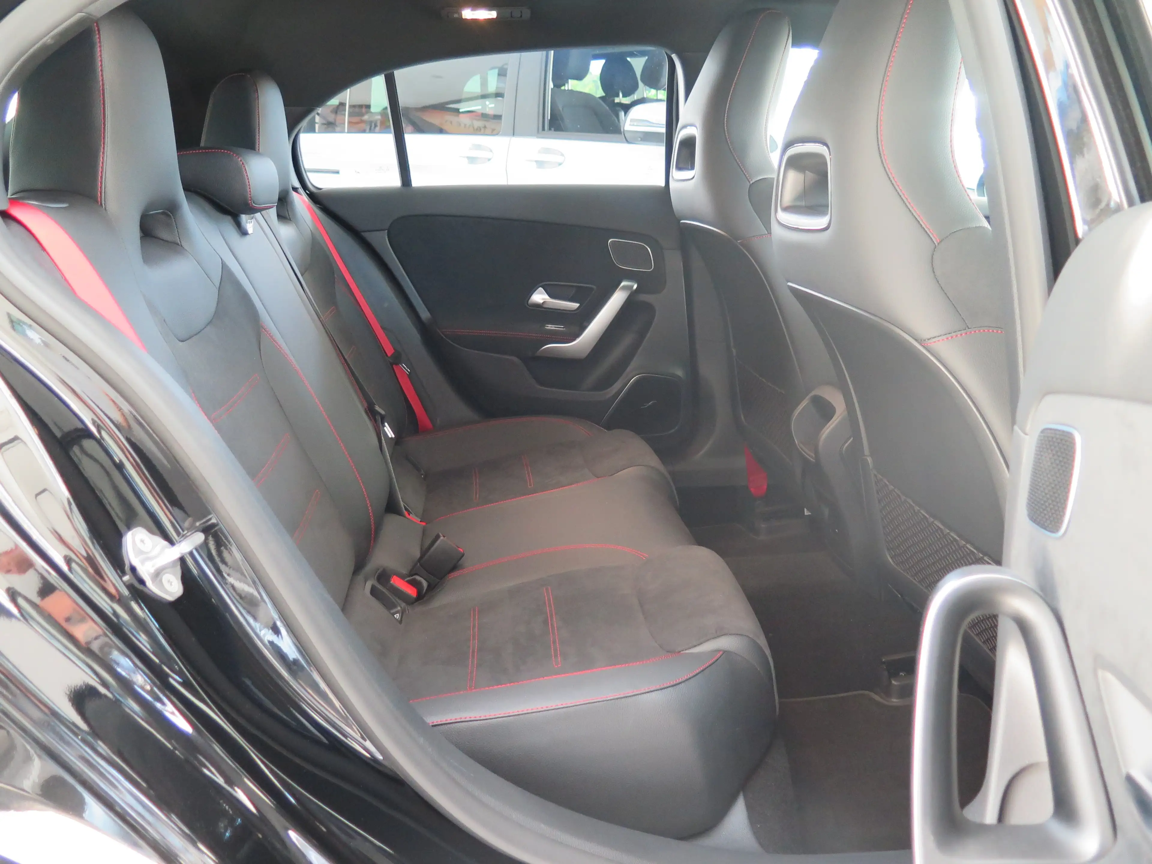 Mercedes-Benz A 45 AMG S 4-Matic Pano Distronic Night-Paket FAHRASSISTENT — photo 14