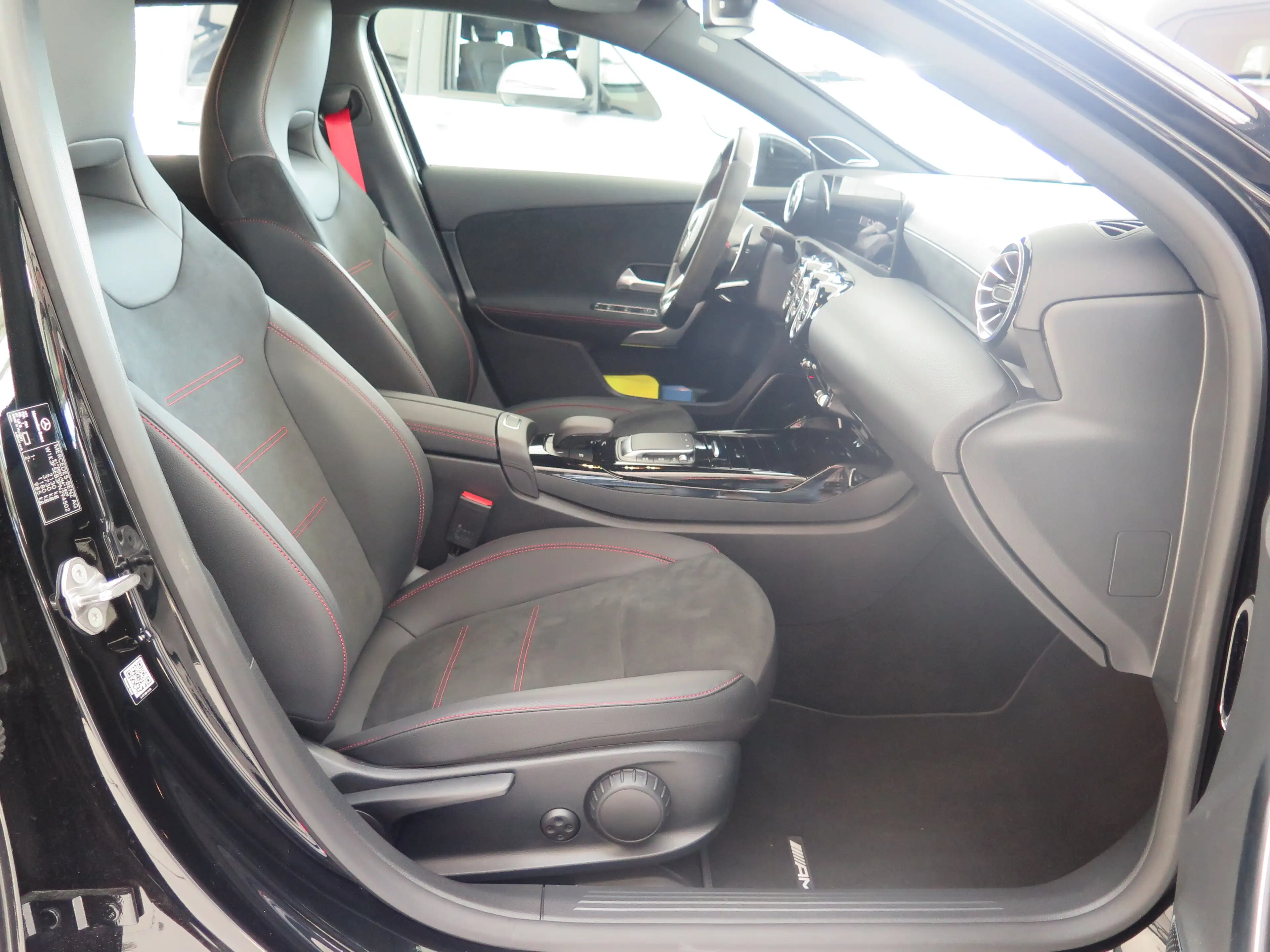 Mercedes-Benz A 45 AMG S 4-Matic Pano Distronic Night-Paket FAHRASSISTENT — photo 8
