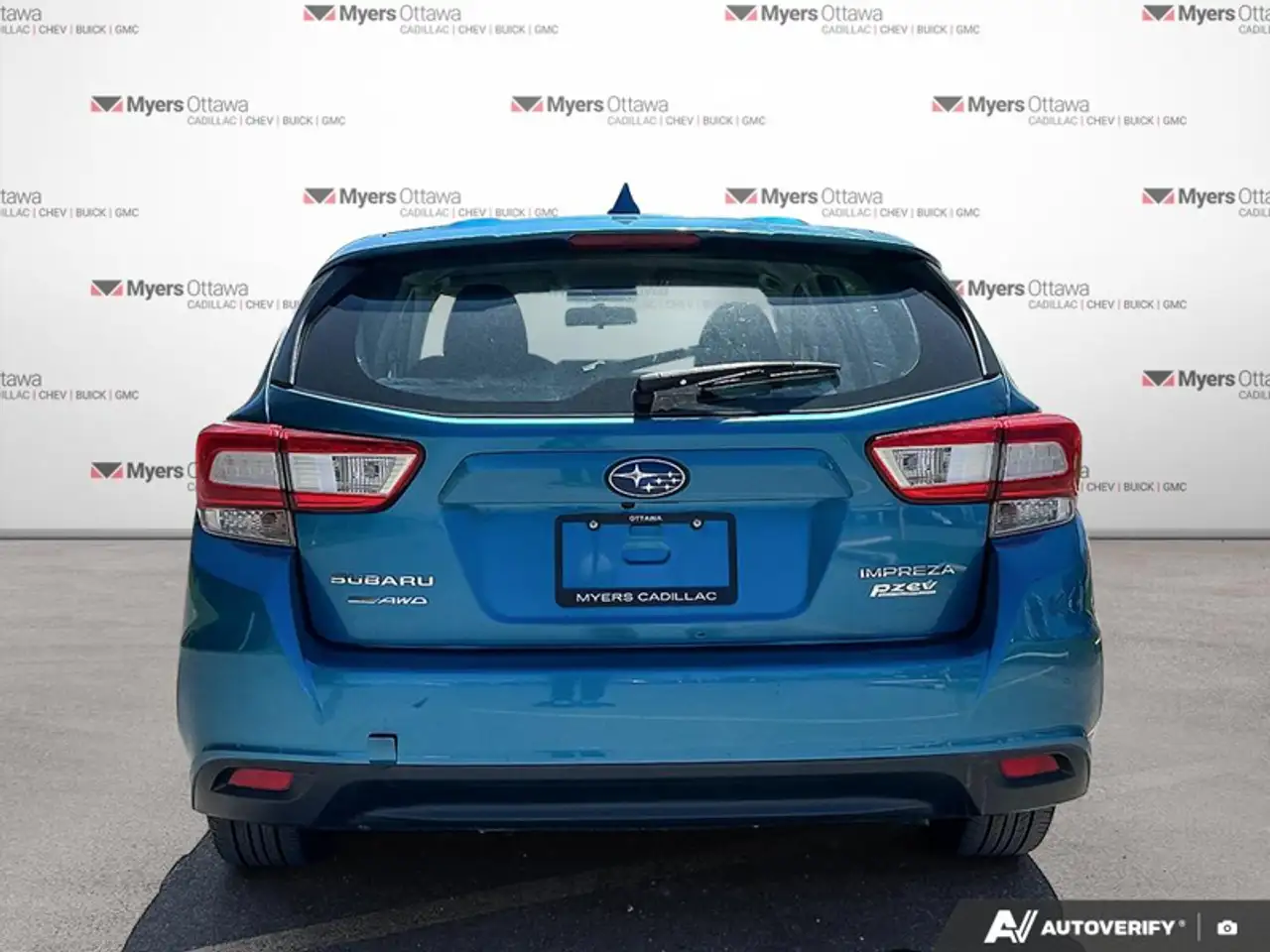 Subaru Impreza снимка Subaru Impreza