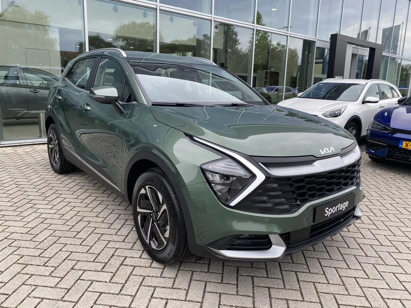 Kia Sportage 1.6 T-GDi HEV DynamicLine "Super Sale op Wielen" Groen - 2