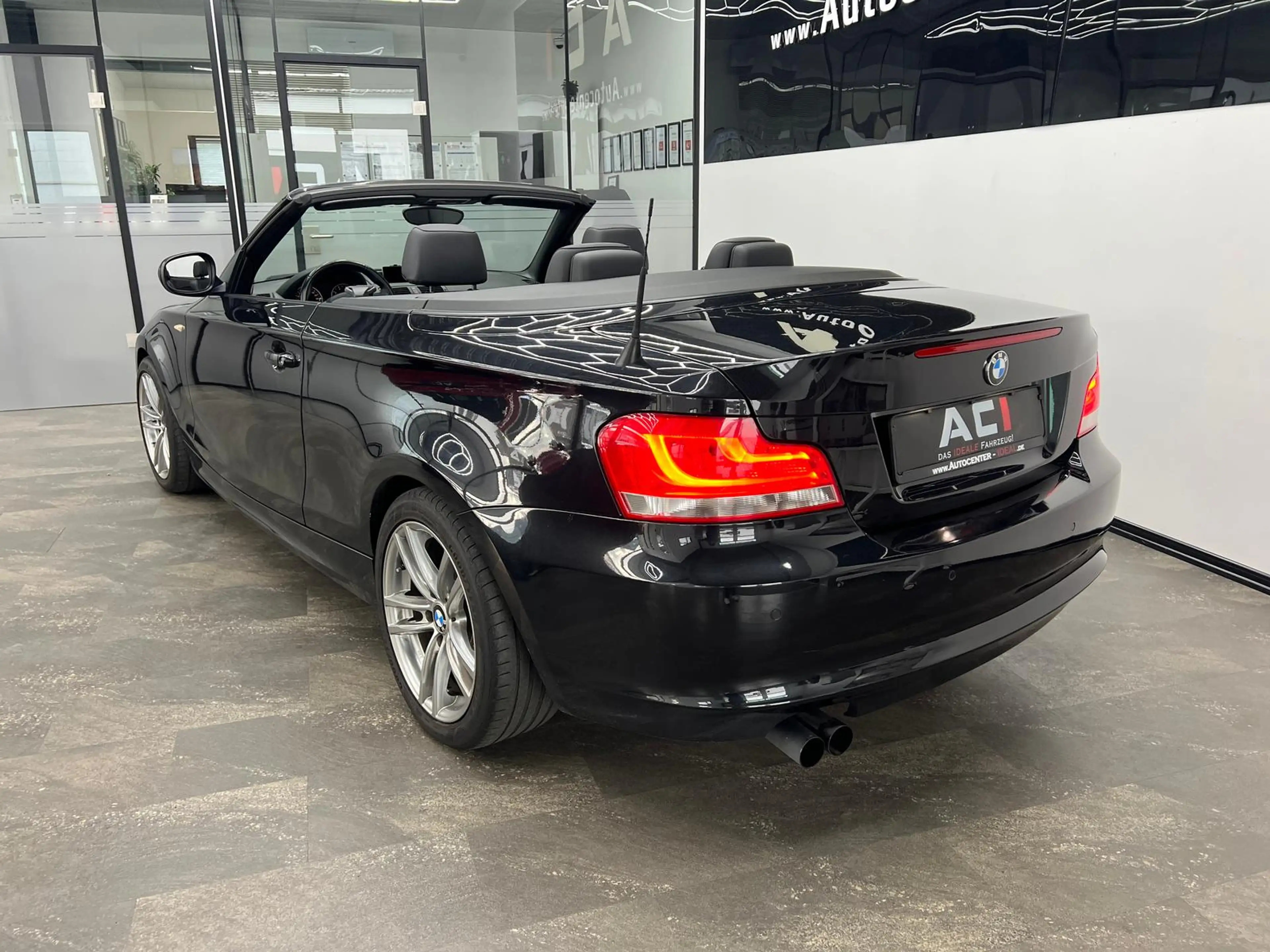 BMW 118 i 2.0 Cabrio, HU-AU 06.2028, M-Sportfahrwerk — photo 15