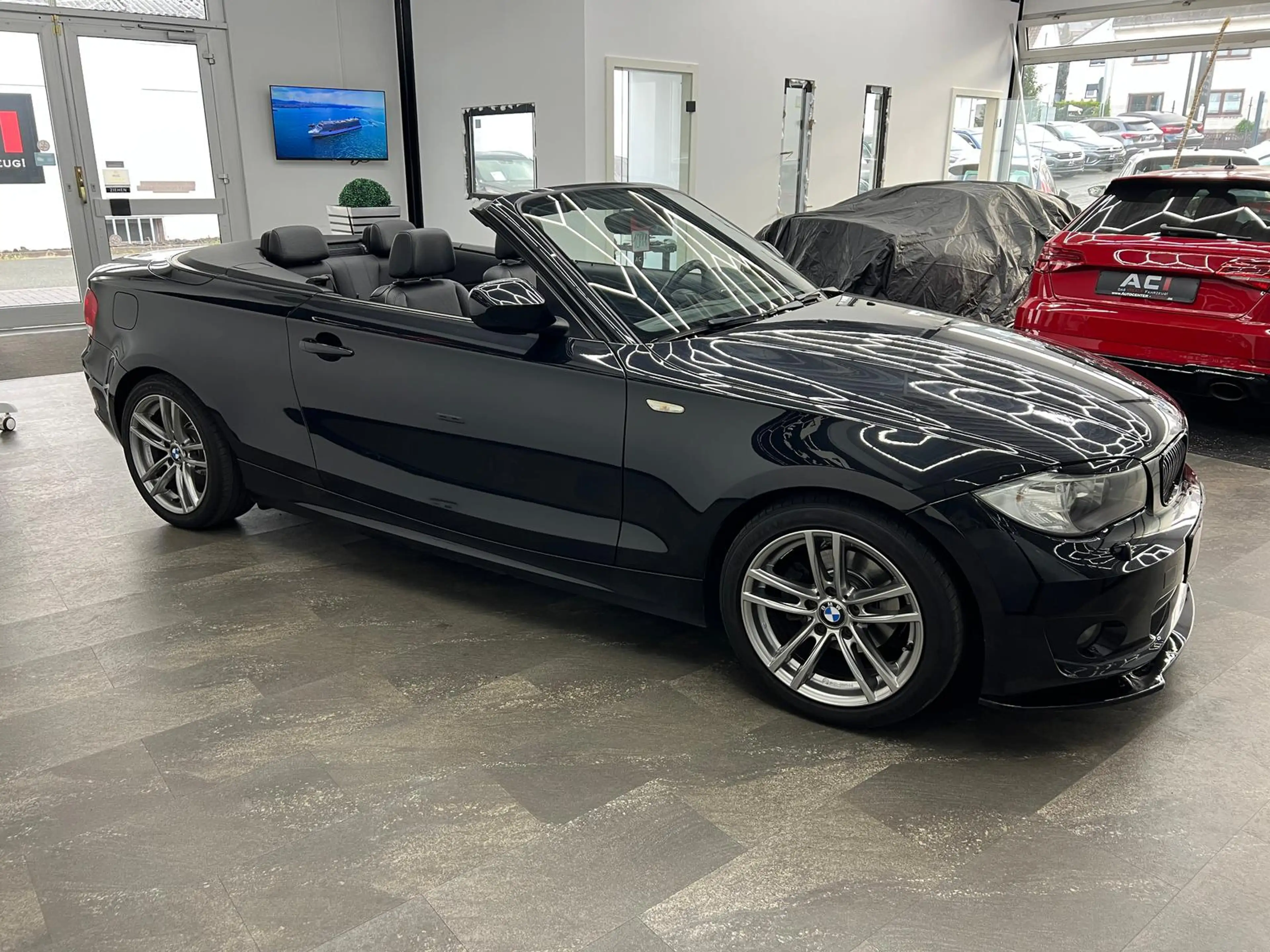 BMW 118 i 2.0 Cabrio, HU-AU 06.2028, M-Sportfahrwerk — photo 12