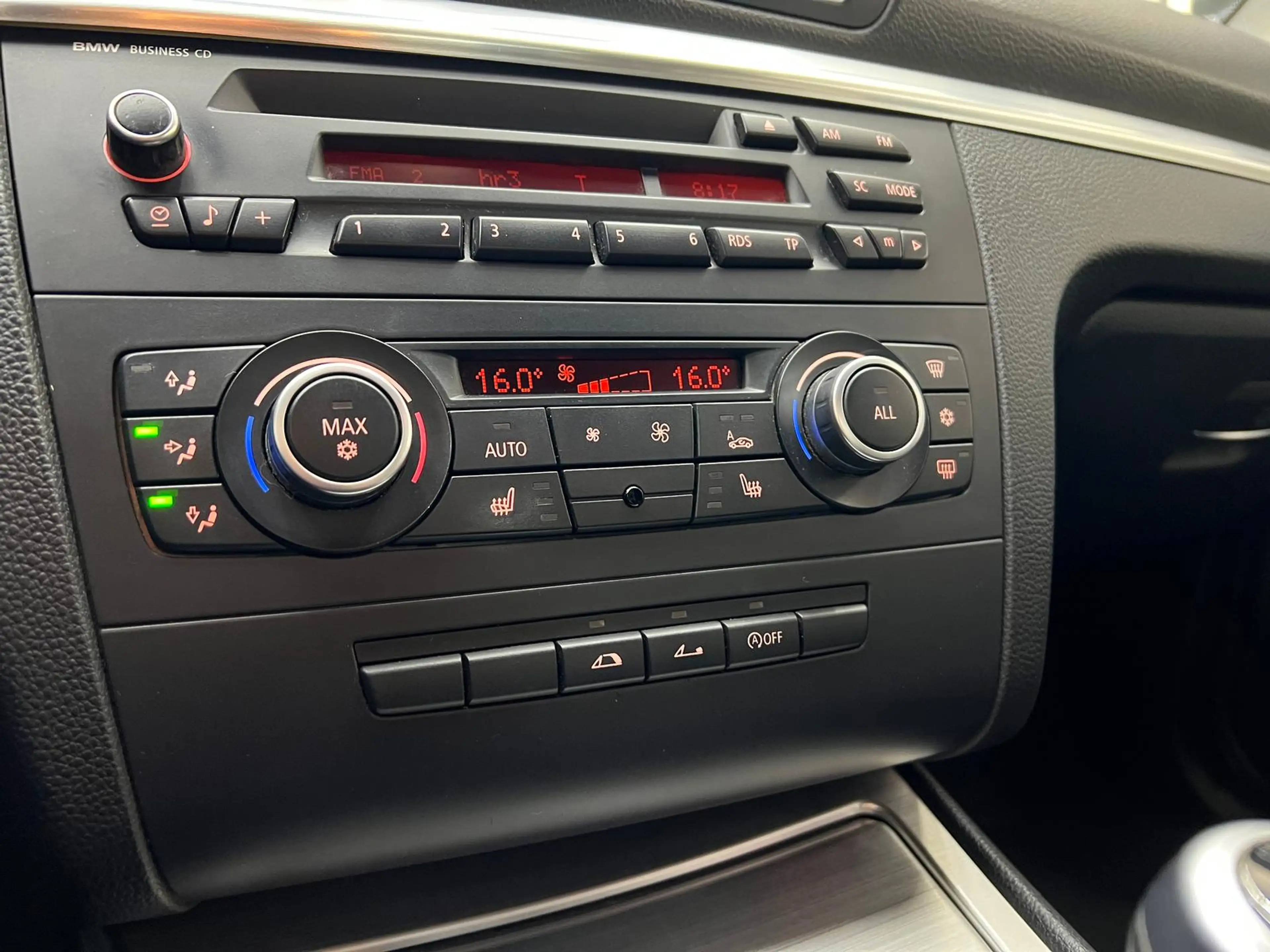 BMW 118 i 2.0 Cabrio, HU-AU 06.2028, M-Sportfahrwerk — photo 30