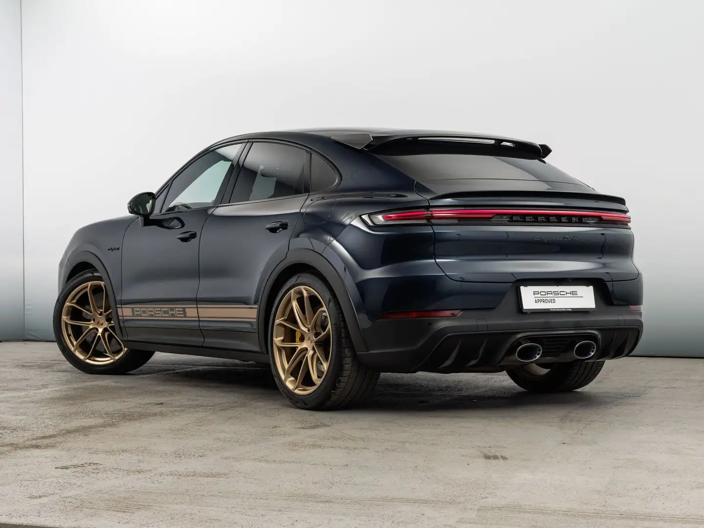 Porsche Cayenne Turbo E-Hybrid Coupé "GT-Paket" Blau - 2