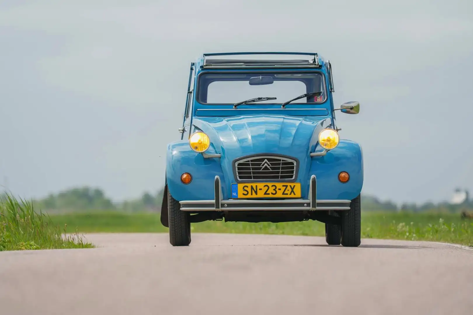 Citroen 2CV 6 Club Bleu - 1