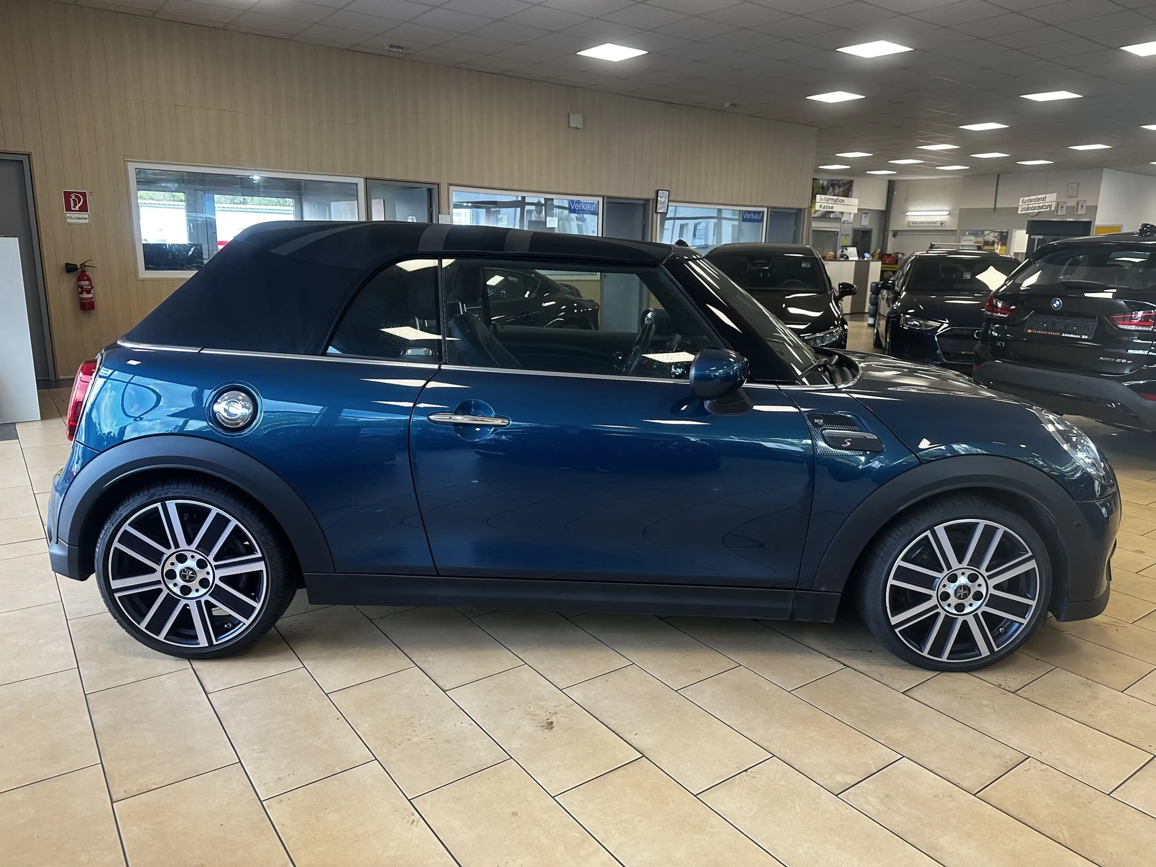 MINI Cooper S Cabrio Sidewalk Edition*ACC*HUD*1.Hand — photo 6