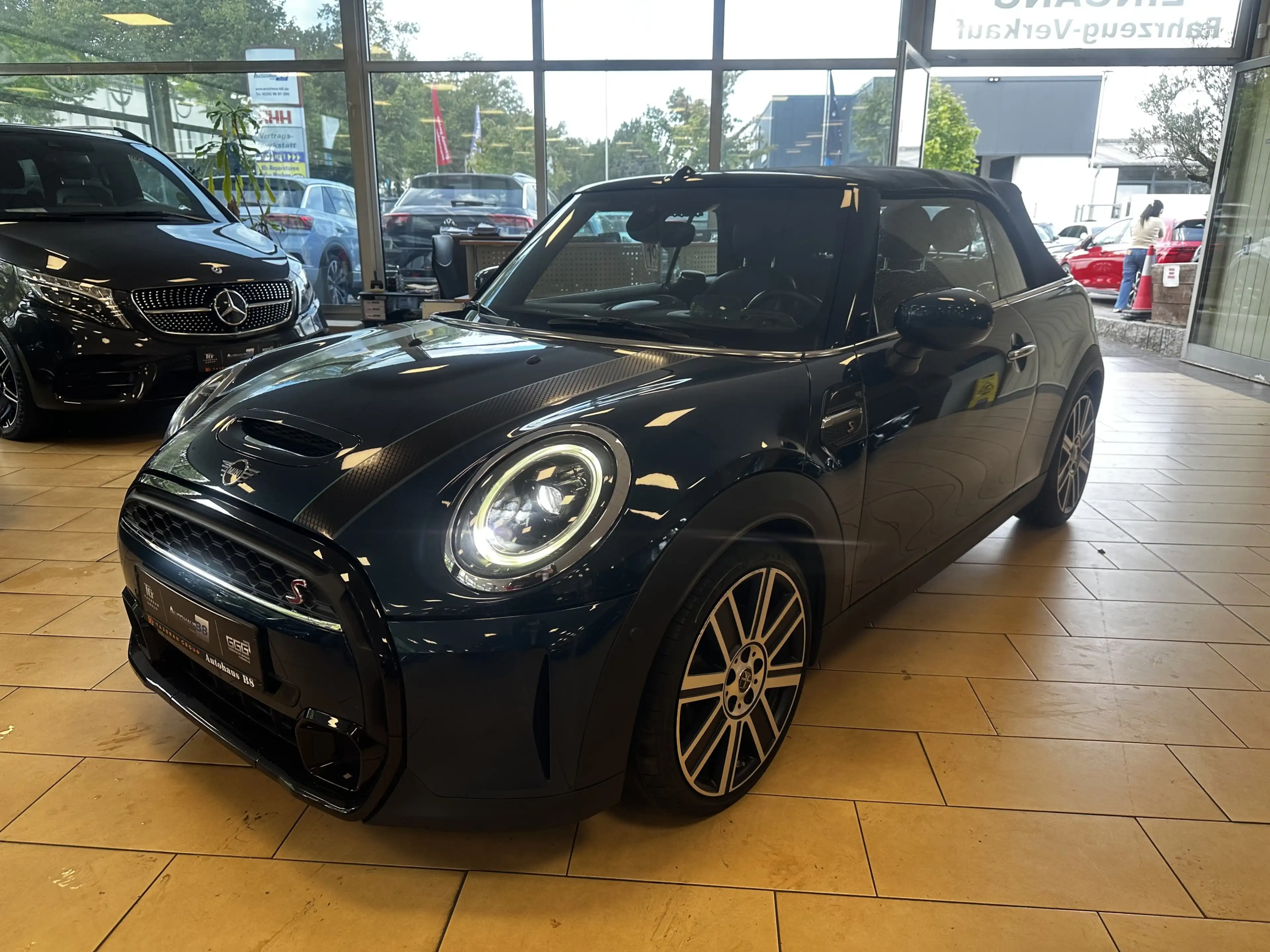 MINI Cooper S Cabrio Sidewalk Edition*ACC*HUD*1.Hand — photo 3