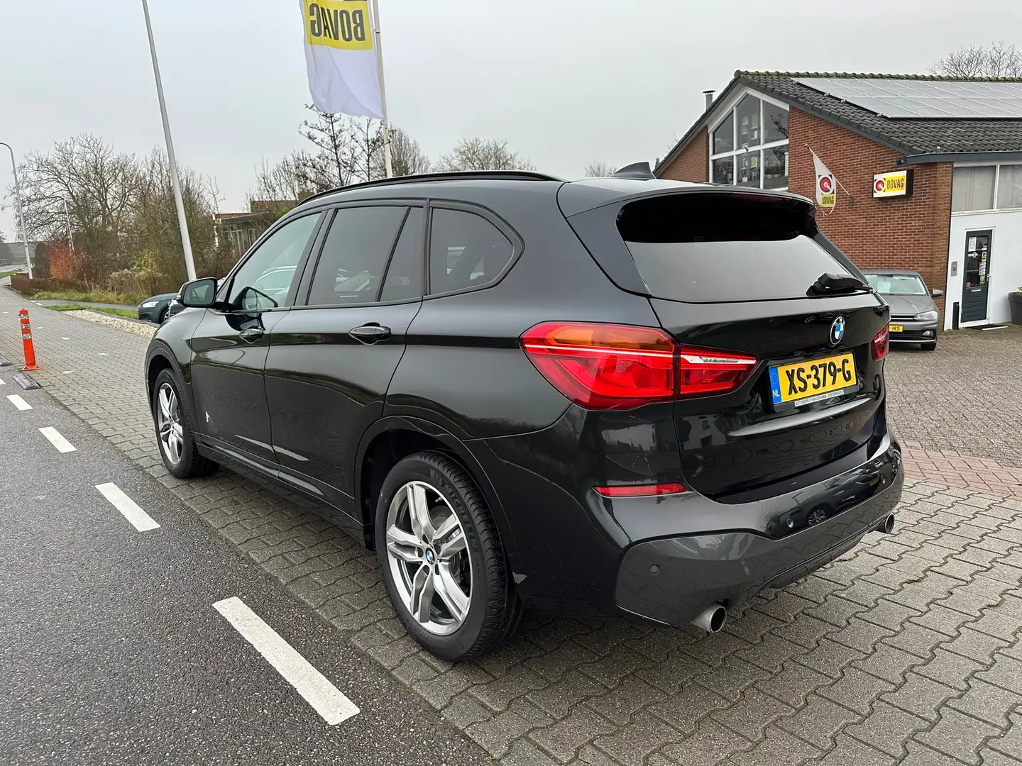 BMW X1 XDrive25i High Executive M-Pakket, HUD, Elektrisch Zwart - 2