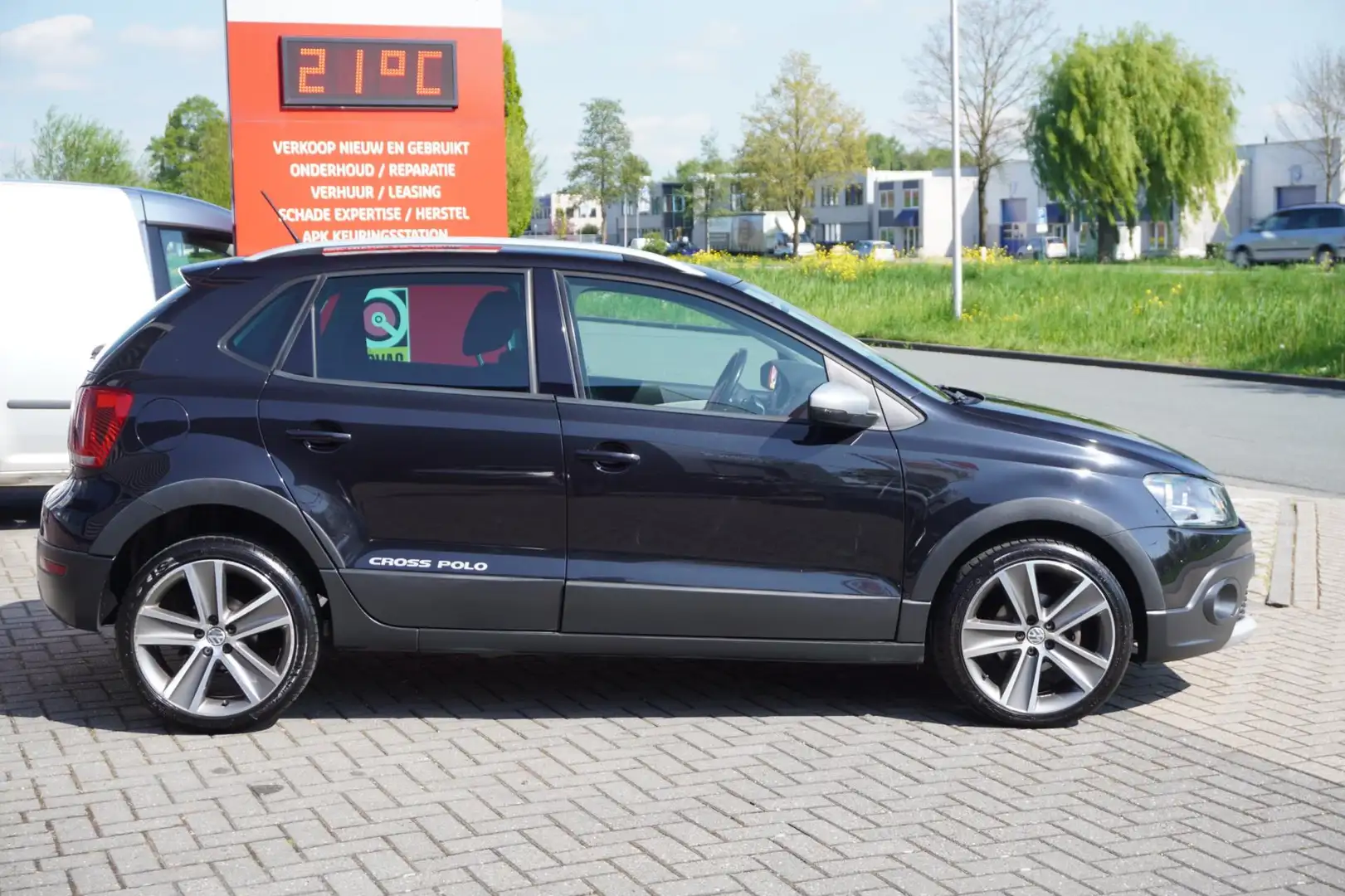 Volkswagen Polo Cross 1.2 TSI Negro - 2