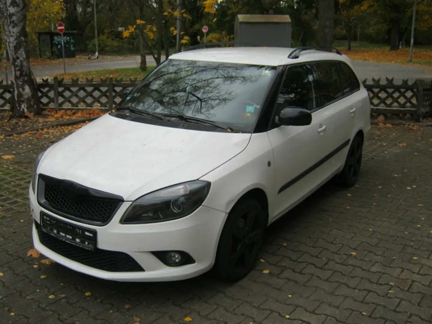 Skoda Fabia 1.4l TSI DSG RS Weiß - 1