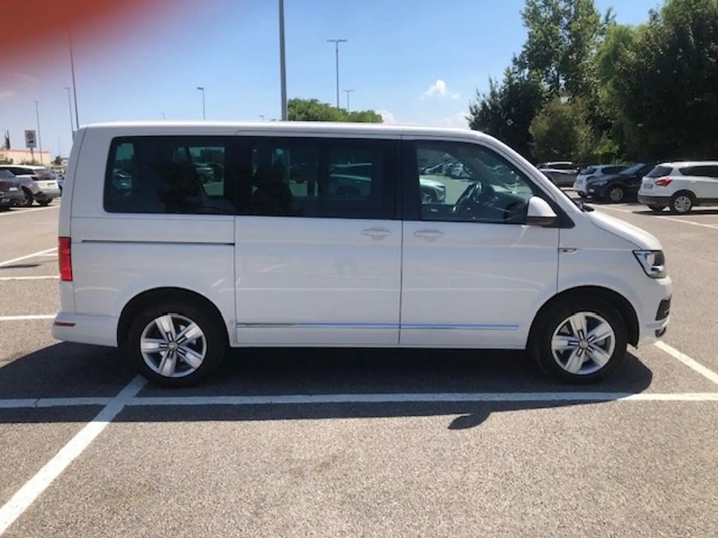 Volkswagen T6 Caravelle Bianco - 2