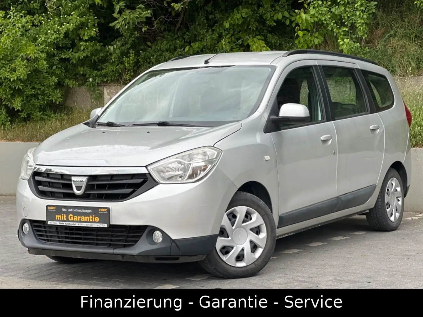 Dacia Lodgy 1.6 MPI 85/TÜV NEU/EURO 5/5 SITZE/KLIMA Silber - 1