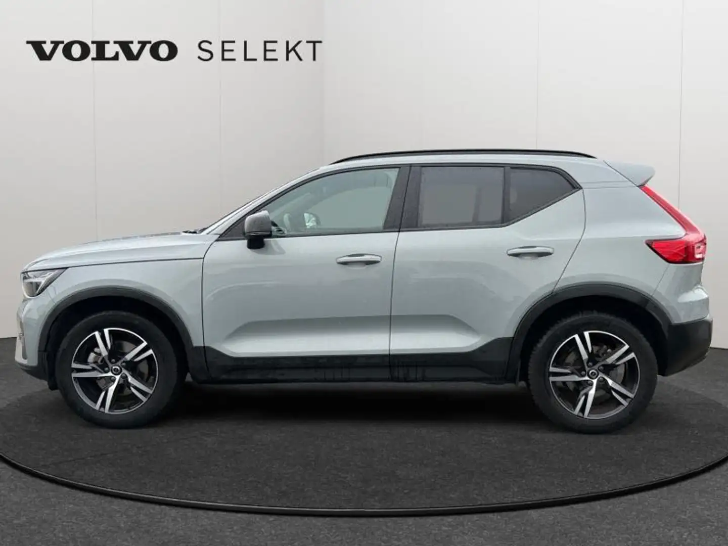 Volvo XC40 B3 Plus Dark / Essence Gris - 2
