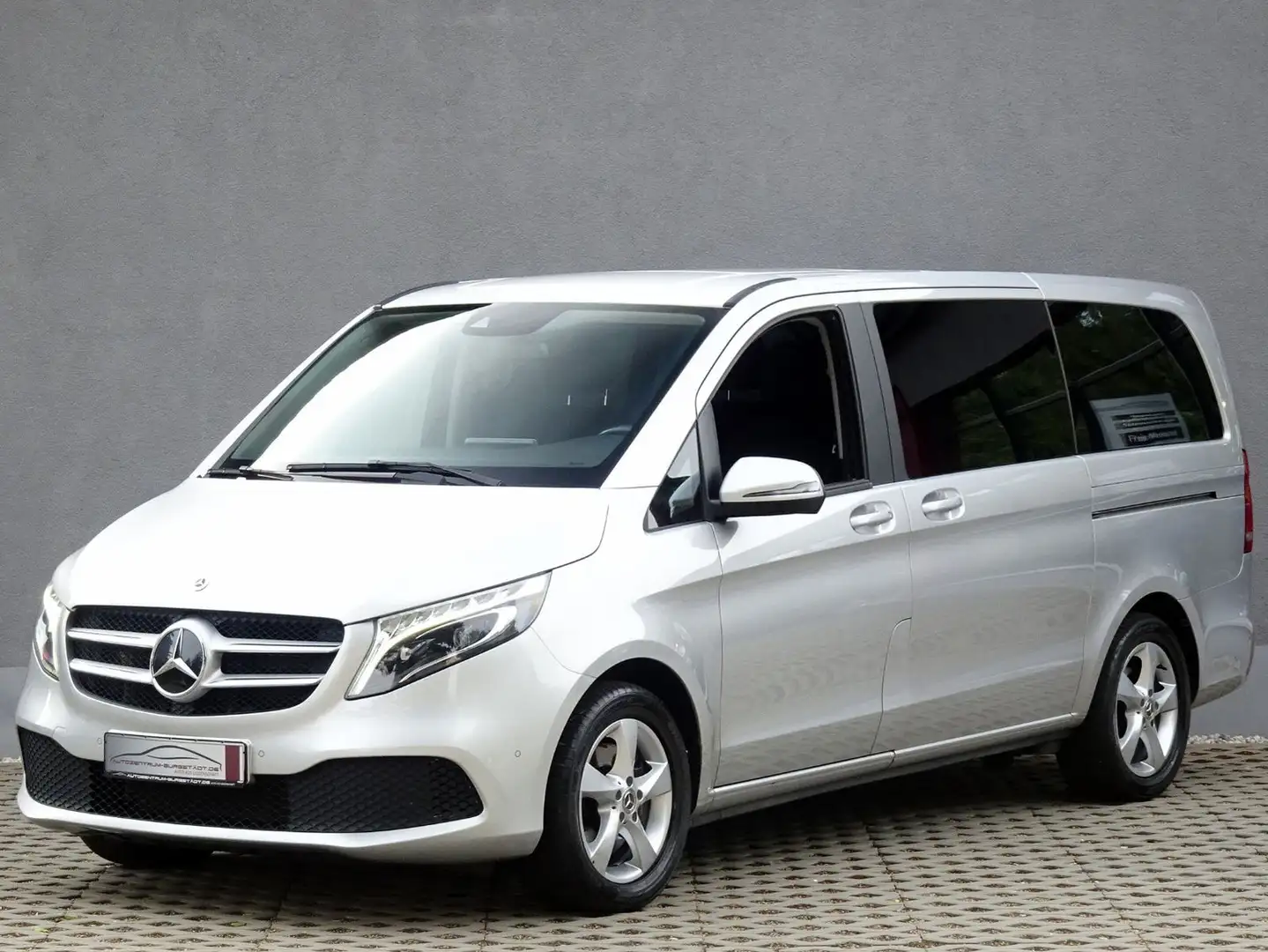 Mercedes-Benz V 220 d EDITION lang/Sport/LED/ MBUX/2xS-Tür/AHK Argintiu - 1