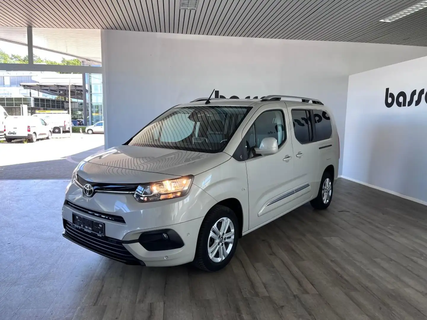 Toyota Proace City Verso 1.2 Turbo L2 Aut Team Deutschland Brun - 2