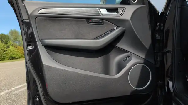 Audi SQ5 view 7
