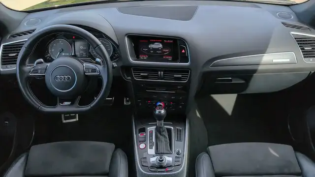 Audi SQ5 view 11