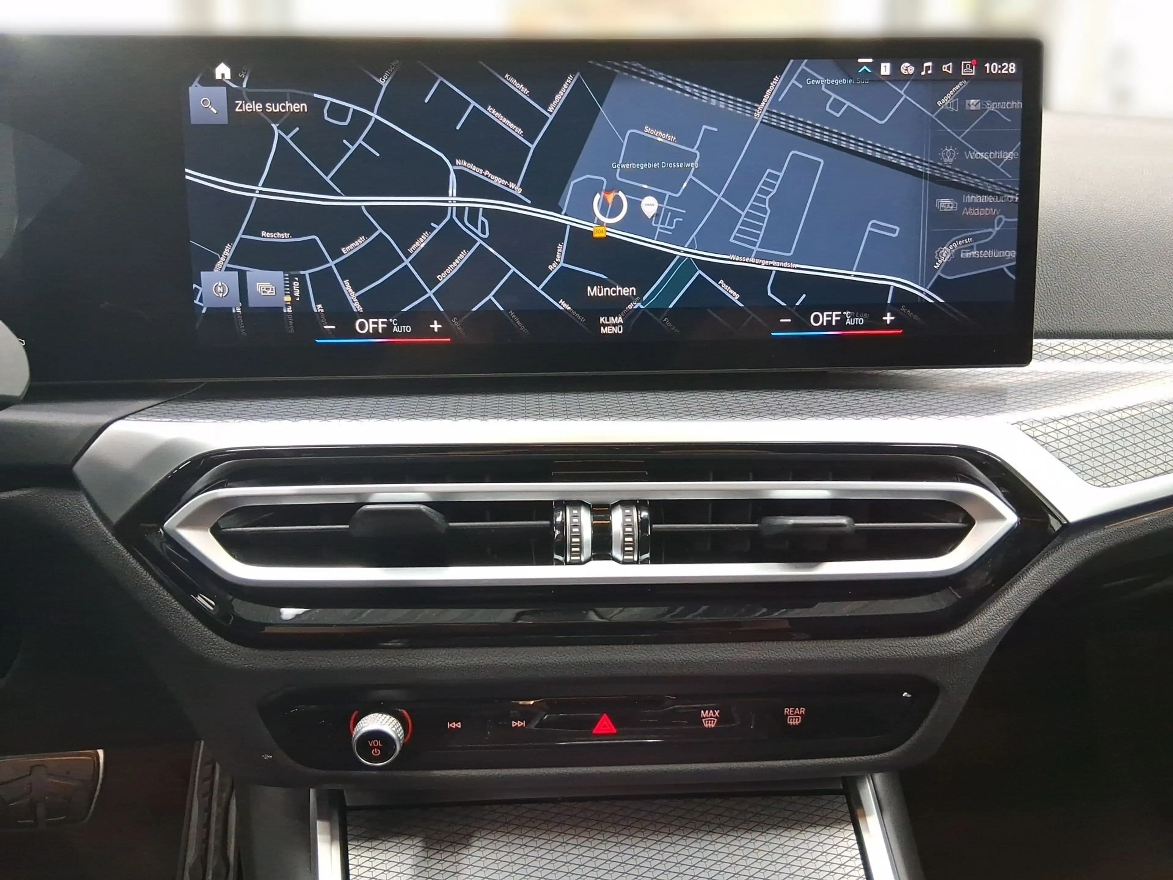 BMW M3 40i xDrive M-Spot-Pro*HeadUp*AHK*DrivingAssistProf — photo 9