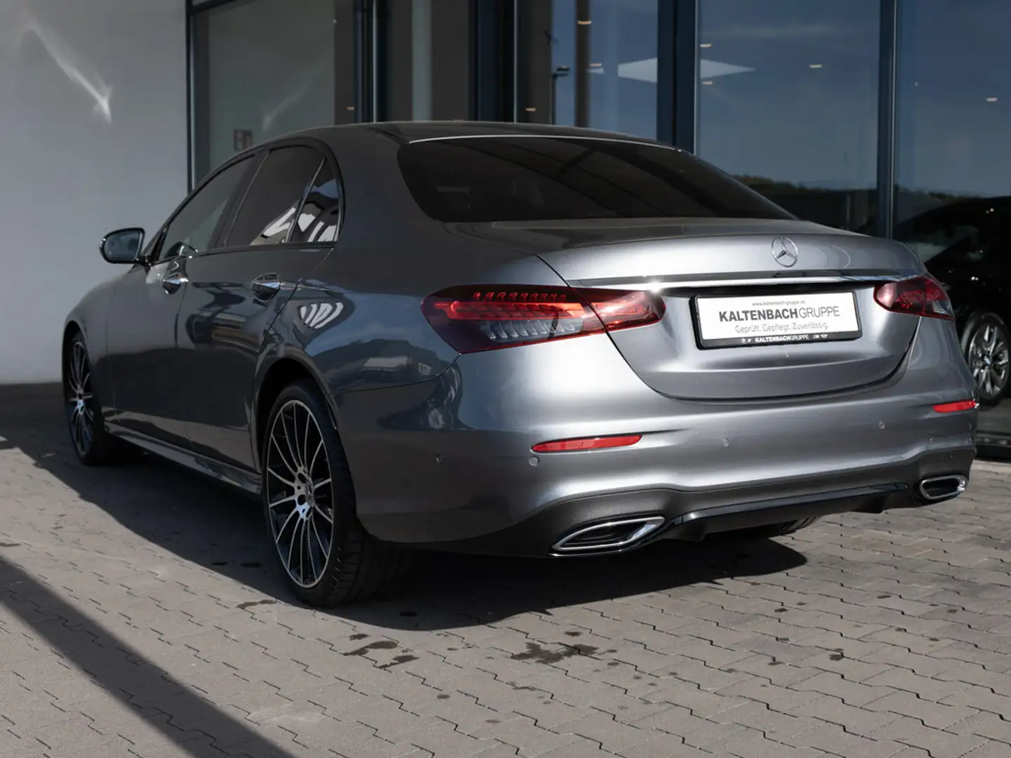Mercedes-Benz E 220 d AMG Line 4Matic FACEL. 360° LED NAVI Gris - 2