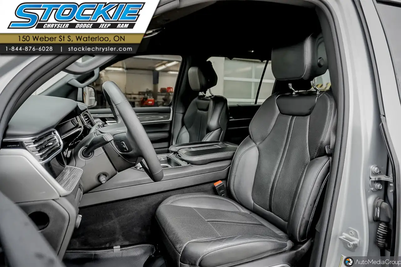 Jeep Wagoneer снимка Jeep Wagoneer