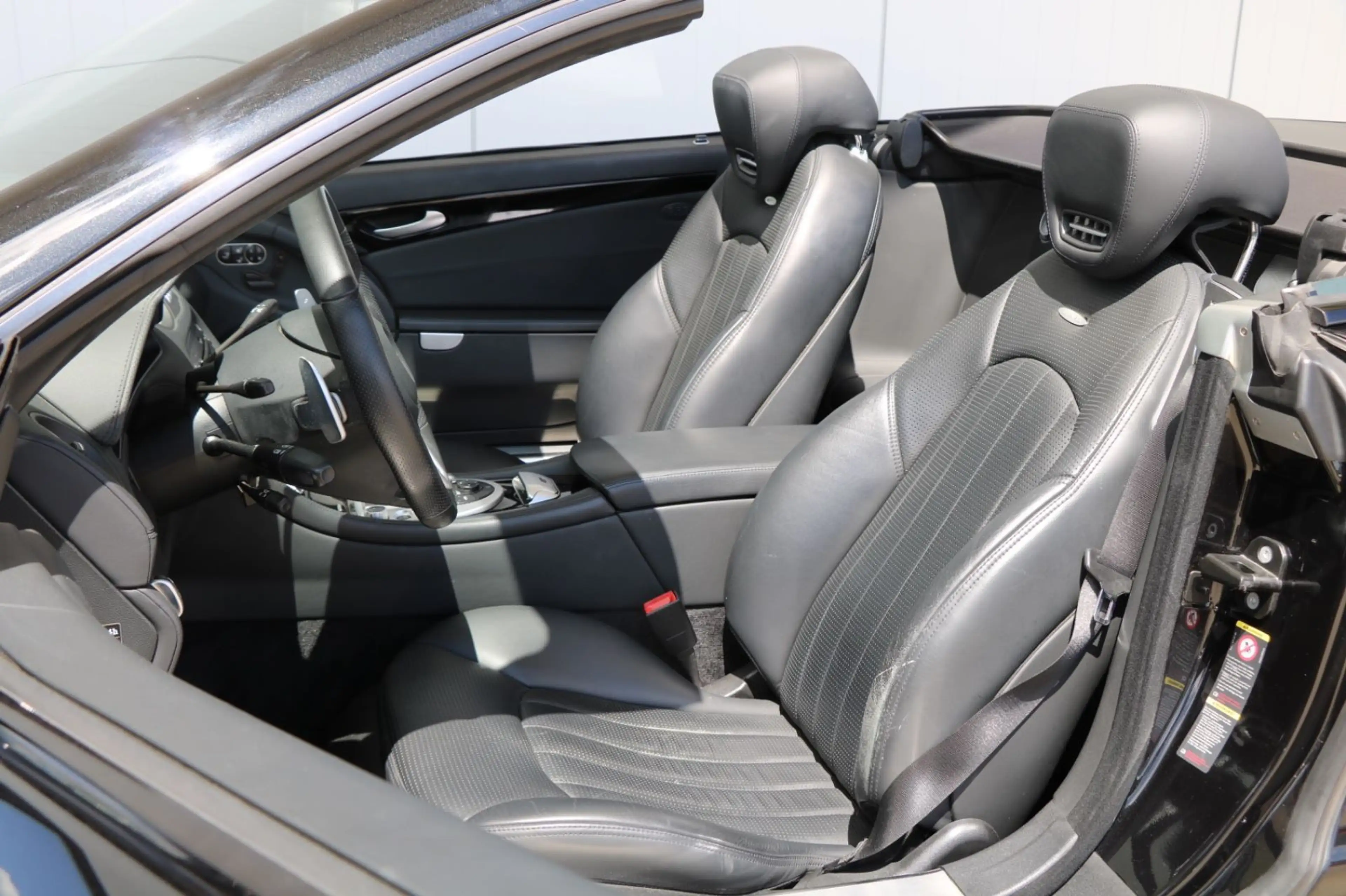 Mercedes-Benz SL 63 AMG *HARMAN-KARDON*AIRSCARF*SITZKLIMA*ILS* — photo 10
