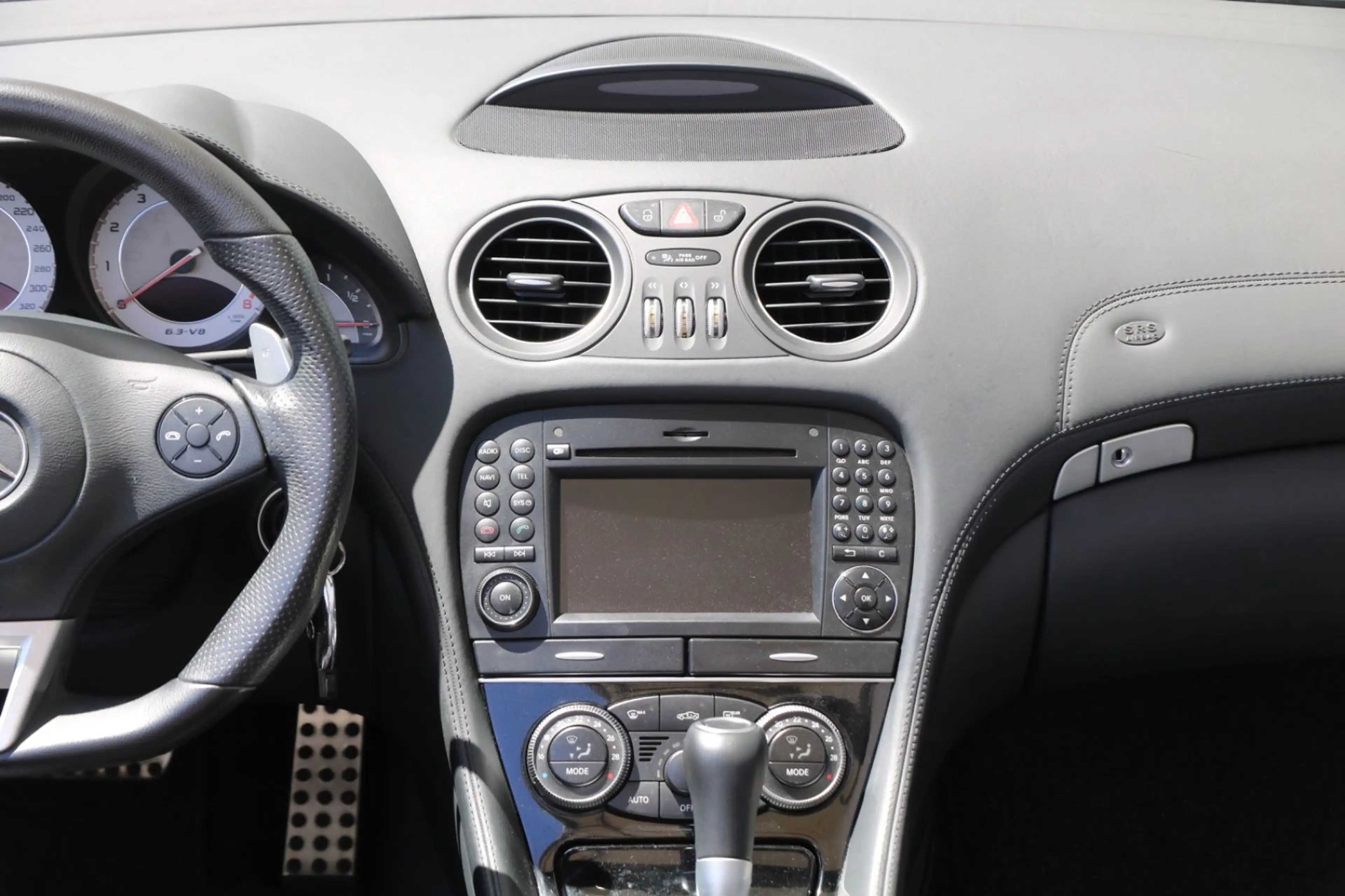 Mercedes-Benz SL 63 AMG *HARMAN-KARDON*AIRSCARF*SITZKLIMA*ILS* — photo 8
