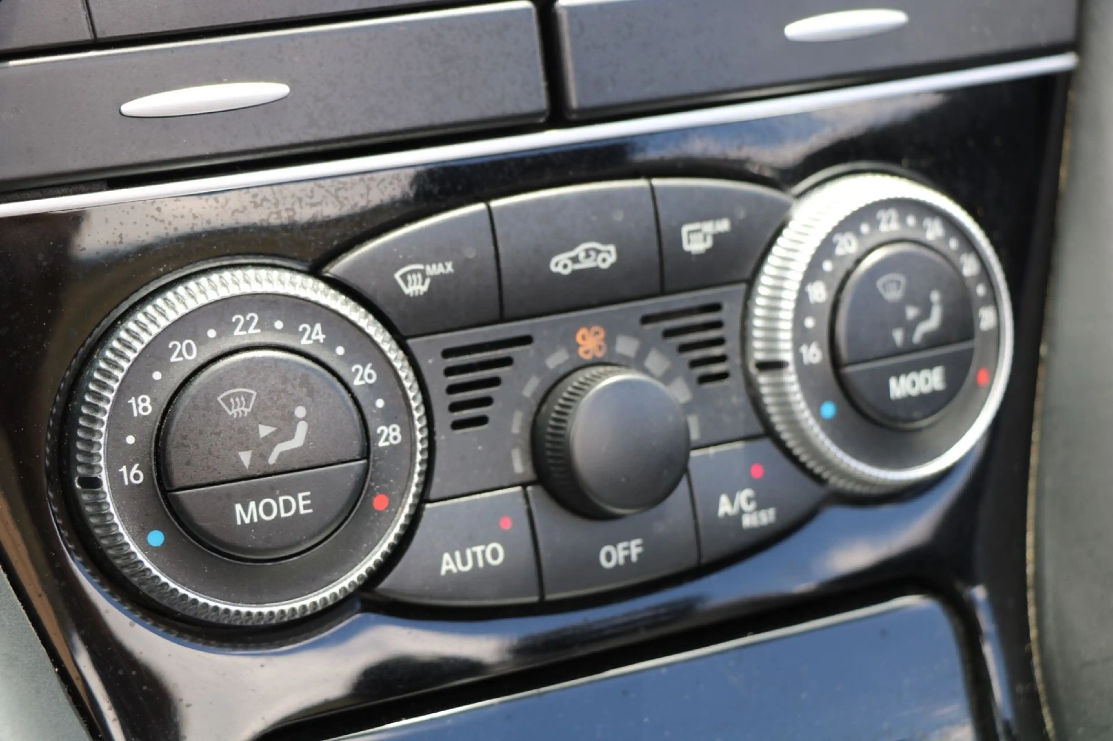 Mercedes-Benz SL 63 AMG *HARMAN-KARDON*AIRSCARF*SITZKLIMA*ILS* — photo 13